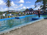 Beranda Artikel KABUPATEN BURU Siswa Kelas 5 MIN Buru Melaksanakan Praktek Renang di Kolam Renang Desa Waekasar